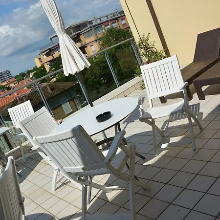 Athena 2* פסארו