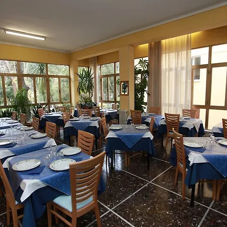 Athena מלון פסארו